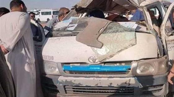 مصرع شخصين وإصابة 10 في انقلاب ميكروباص بطريق أسيوط الصحراوي الغربي