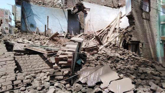 انهيار منزل بطنطا والبحث عن مسنة ونجلها تحت الأنقاض