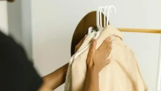 زوجة تطالب بنفقة ملابس 30 ألف جنيه بعد 7 أشهر زواج