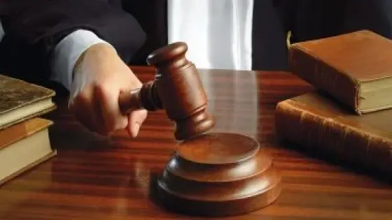 محكمة سوهاج تحكم بالسجن 3 سنوات لعامل أساء استخدام سلاح