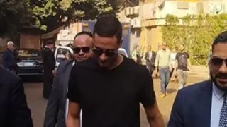 رمضان صبحي يغادر مركز شرطة أبو النمرس عقب إنهاء إجراءات الإفراج