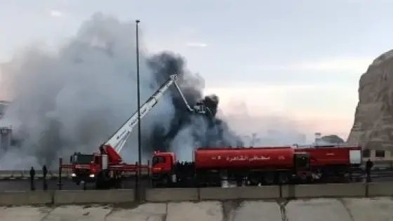 السيطرة على حريق 3 منازل بمنشأة ناصر دون إصابات