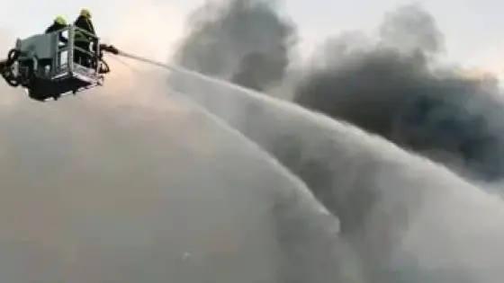 المباحث تحقق في حريق 4 منازل بمنشأة ناصر بعد السيطرة عليه