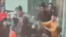 الشرقية تحقق في فيديو اعتداء عنيف على سيدة بأبو كبير