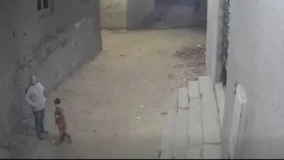 طفل باسوس يتلقى العلاج والأمن يضبط المتهمين بالاعتداء