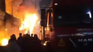 إخماد حريق مخزن خردة بالفيوم دون خسائر بشرية