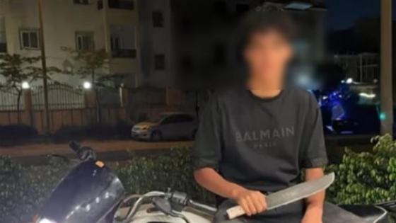 تنمر ينتهي بجريمة.. طالب يعتدي على زميله بسلاح أبيض داخل مدرسة في أكتوبر بسبب “لدغة كلام”