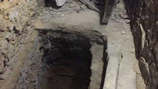 أباطرة التنقيب عن الاثار سقطوا فى البحيرة