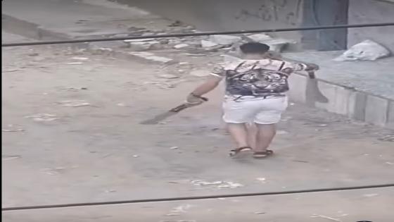 له سوابق جنائية.. الداخلية تكشف ملابسات فيديو ديلر مخدرات يلوّح بسلاح أبيض