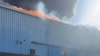 حريق بمخزن خشب في الدرب الأحمر.. والدفع بـ 6 سيارات إطفاء