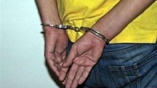 ضبط عاطل انتحل صفة عضو بهيئة قضائية ولديه احكام سابقة بالاقصر