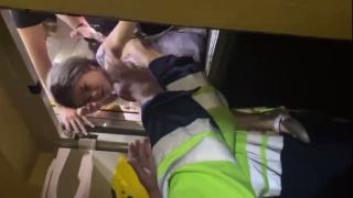 عطل فني.. العناية الإلهية تنقذ 5 أشخاص داخل أسانسير بالنزهة