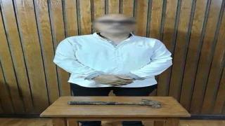 بسبب إطعام الكلاب الضالة.. ضبط شخص تعدى على سيدة وأتلف رصيفًا بمطرقة حديدية بالإسكندرية