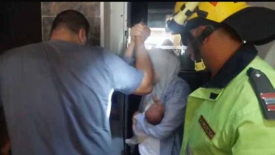 أمن القاهرة ينقذ 4 أشخاص من داخل مصعد متعطل بالتجمع الأول