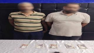 “لحظة غفلة كشفت الجريمة”.. ضبط شخصين سرقا حقيبة أموال من سيارة شركة بمدينة نصر
