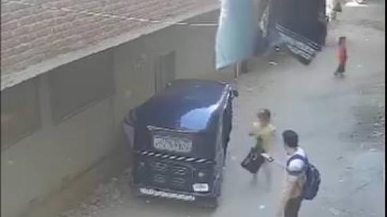 عمرها 10 سنوات.. ضبط سائق توك توك المتحرش بطفلة بعد استدراجها