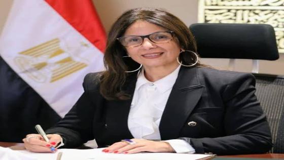 وزيرة الثقافة تتقدم باستقالتها لرئيس الوزراء