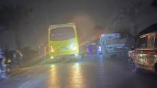 مصرع 3 أشخاص في تصادم سيارة نصف نقل بدراجات نارية بالمنيا