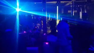 خناقة دامية بالأسلحة البيضاء داخل ديسكو “هت” في الهرم.. والمكان خارج السيطرة