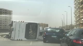 اصابة 10 اشخاص فى حادث انقلاب اتوبيس أعلى وصلة المريوطية