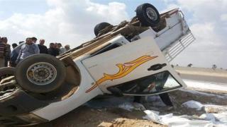 إصابة 16 شخصًا في حادث انقلاب ربع نقل بطريق القصير–مرسى علم