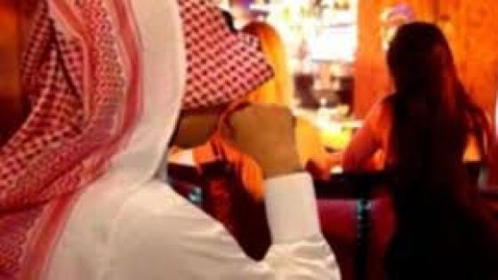 خليجي قتل مصريا وقطع عضوه الذكري يعترف ويمثل جريمته: عيّرني بضعفي الجنسي وسرق مني فتاة