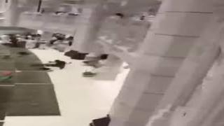“محاولة انتحار في الحرم” .. شخص يلقي نفسه من الأدوار العلوية بالمسجد الحرام