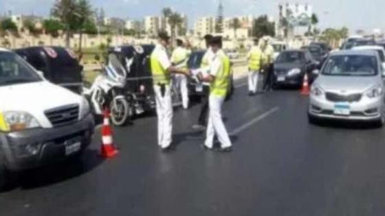 تحرير 811 مخالفة لعدم تركيب الملصق الإلكتروني ورفع 39 سيارة ودراجة نارية متروكة
