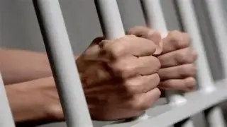 القبض على عاطل لاتهامه بسرقة متعلقات من داخل سيارة في الطالبية