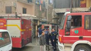 الحماية المدنية تسيطر على حريق داخل محل كشرى فى العمرانية